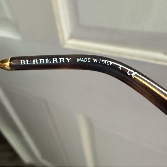 Burberry sunglasses - Picture 5 of 8